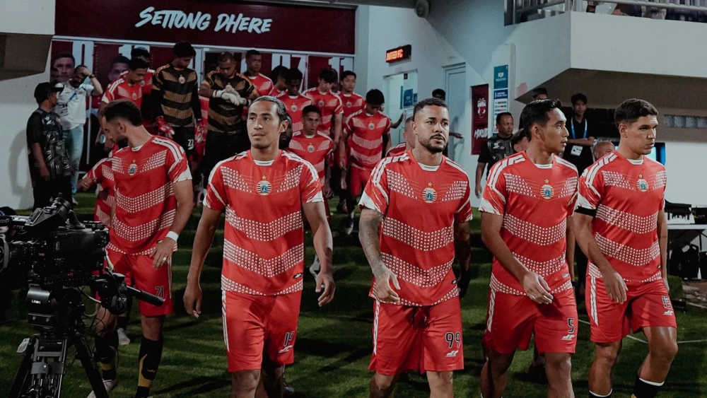 Pemain Persija Jakarta saat bertandang ke Madura United Pada Pekan 11 Oktober 2025. [Ig @Persija]